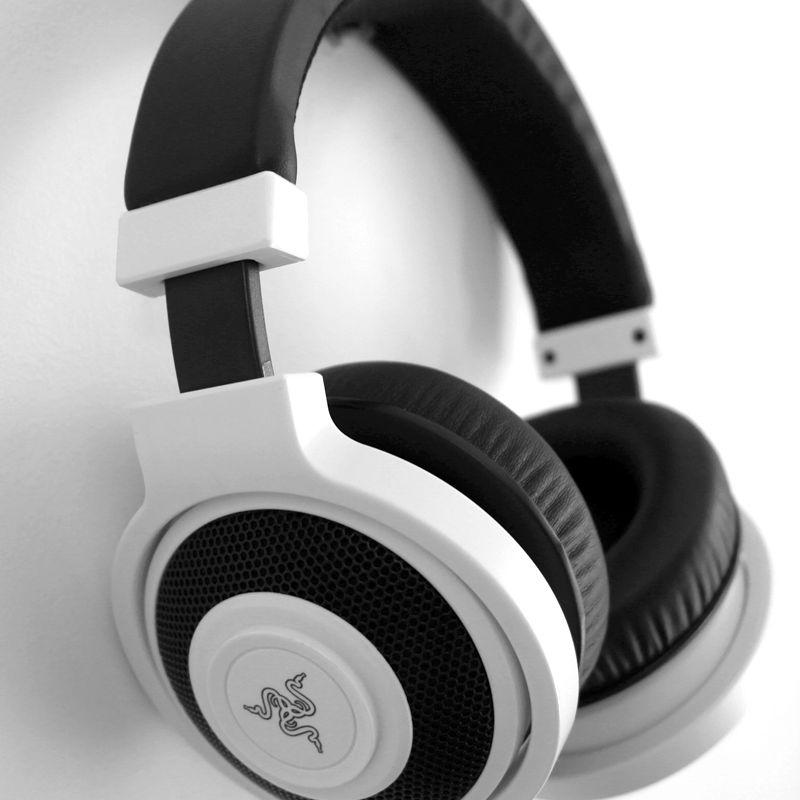 product-01 Ultimate Soundzz Headset (White) inc Bass Booster (tm)