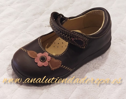 Zapato piel marrón niña con decoración bicolor