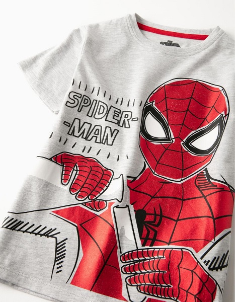 detalle camiseta Spiderman metalizada
