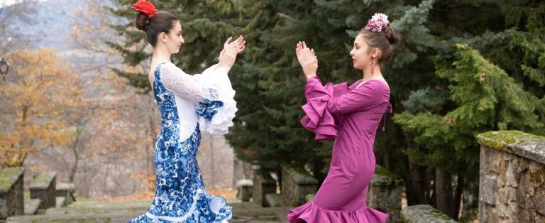 Trajes de flamenca y complementos