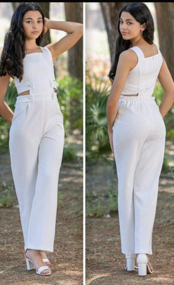 Mono blanco para niña